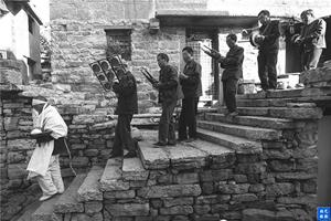 河北农村丧葬“哭街”习俗，闺女撕心裂肺沿街报丧