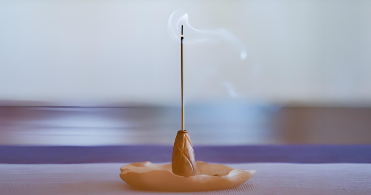 慎终追远，礼敬山河——从一炷香火看中国人的家族根系与文化密码